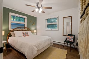 This queen bedroom on the second floor is your own little vacation retreat. Clean, stylish, and oh-so-relaxing, sweet dreams are all but guaranteed after a long day on the lake.