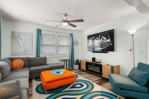 KDH180: Good Vibes Soundside | Living Area