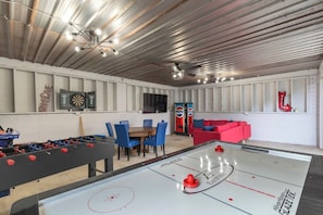 Spielezimmer