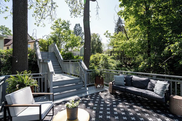 XL Private Deck Overlooking the Milwaukee River. Can't miss!