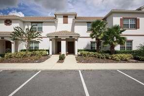 1575MoonValley