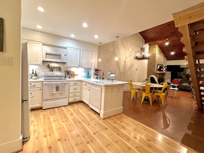 perfect full kitchen for cooking and entertaining!