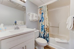 Atlantic Towers 705-large-016-064-Bathroom-1500x986-72dpi