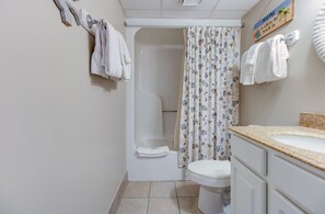 Atlantic Towers 208-print-017-016-Bathroom-4200x2760-300dpi