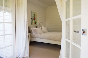 Cottage - Queen Bed from Southern Verandah