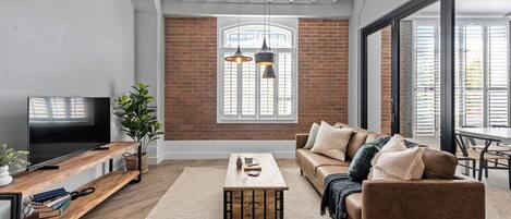 Luxurious Woolstore Living!