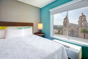 Comfortable Unit with King size bed