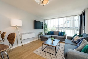 Central Balcony Apt, Liverpool - Host & Stay
