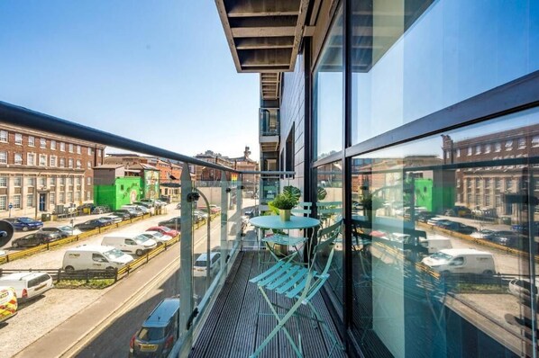 Central Balcony Apt, Liverpool - Host & Stay