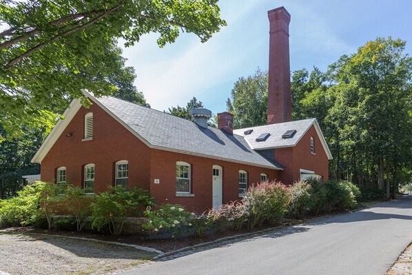 Front of house and hallmark chimney