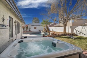 Picture yourself unwinding in the bubbly hot tub under the open sky! This place offers the ultimate relaxation with a private hot tub and a refreshing pool just steps away. It's your personal oasis for a truly rejuvenating escape.
