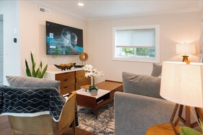 Apt A livingroom