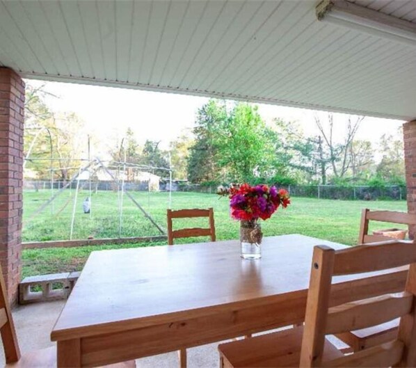 Outdoor dining