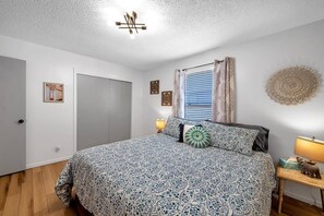 Large Bedroom with King Size Bed, Smart TV and large closet