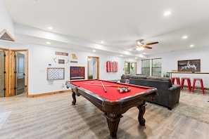 Spielezimmer