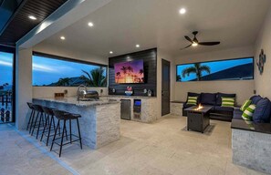 Aqua Vista with Outdoor Lounge Area, Firepit and Outdoor Bathroom