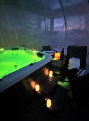 Bain à remous intérieur