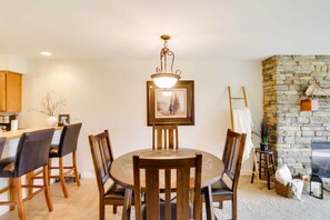 Dining Room | Dishware & Flatware Provided