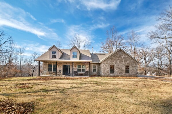 Welcome to Hickory Hill Haven @ Beaver Lake!
