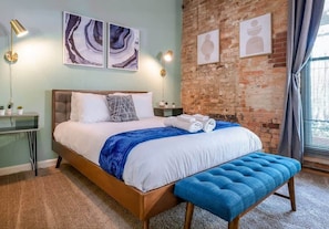 Bedroom #2 (Green Room)