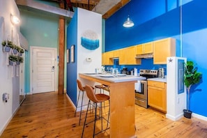 Entrance, Dining Area & Kitchen