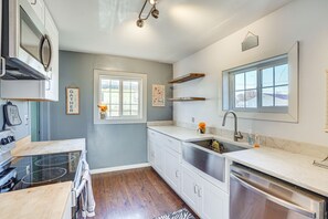 Kitchen | Cooking Basics | Free WiFi