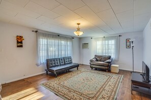 Living Room | Twin Futon | Flat-Screen TV