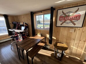 NFL Blitz & X Men arcade game and dining table