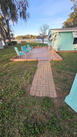 Front patio, path to front door 