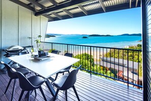Outdoor Dining, upper deck Panorama 4