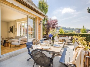Terrace with Barbecue and eight people table
