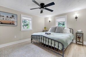 Bedroom 1 - King Bed