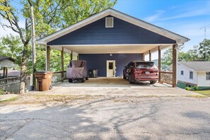 3 parking spots in the carport and 2 more in the driveway (no street parking).