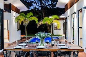 Table set, mood perfect. Dining in style begins here