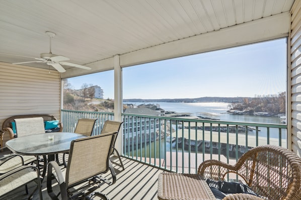 Lake Ozark Vacation Rental | 2BR | 2BA | 915 Sq Ft | Stairs Required