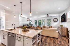 Kitchen & Living Area