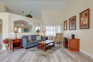 Living Room | Full Sleeper Sofa