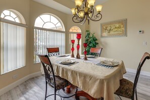 Dining Area | Dishware/Flatware Provided | Free WiFi