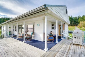 Waterfront Deck | Gas Grill