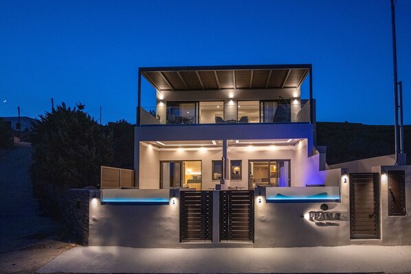 pearl suites & villa complex 

