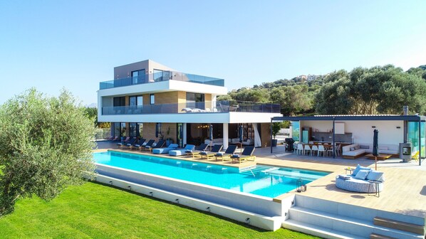 NiVo Luxury Villa...a lavish urban haven near Rethymno town!