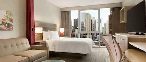 Unit with 1 Queen bed and city view