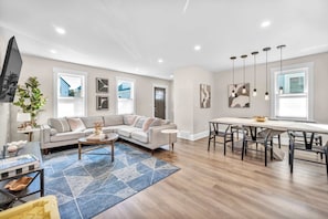 Bright & Spacious Living for Family & Friends!
Open-concept living with plenty of natural light, stylish decor, and a cozy vibe. Perfect for gatherings and relaxation near Cleveland's hotspots.