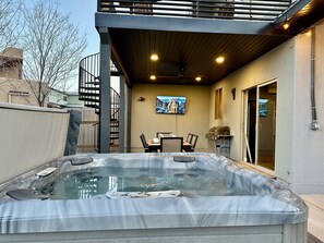 Hot Tub Outdoor Eating Smart TV