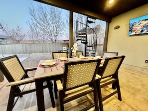 Outdoor dining