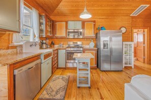 Surf or Sound Realty - 1077 - Sands of Tide - Kitchen_