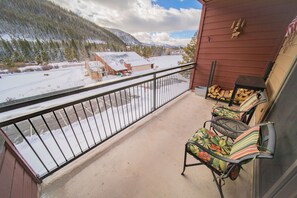 Private balcony with snowy mountain views!