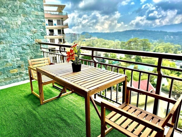 Two Suite at Bristle Ridge offers one of the best views in Baguio City, Summer Capital of the Philippines. 