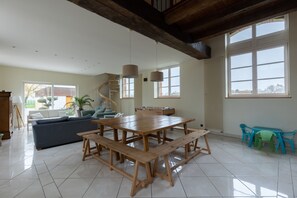 General view of the living room/living room. Bright and very spacious