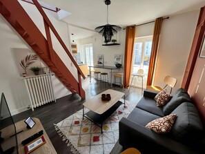 "TV Corner - Terracotta Lounge"